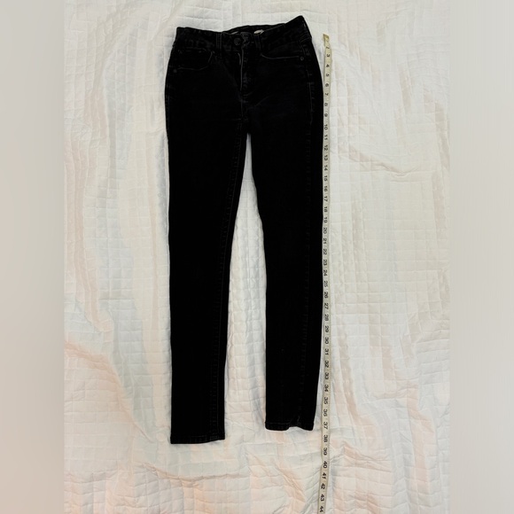 Flattering Seven7 Skinny Jeans – comfy stretch, perfect fit! - Picture 1 of 6